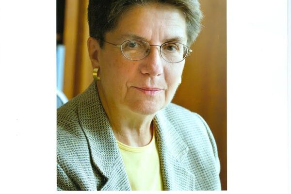 Carolyn-Bratt.jpg